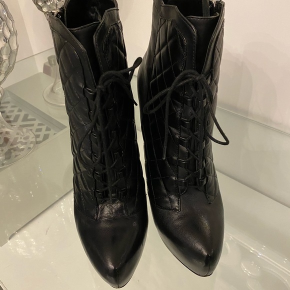 Bebe quilted lace up booties. - Picture 6 of 7